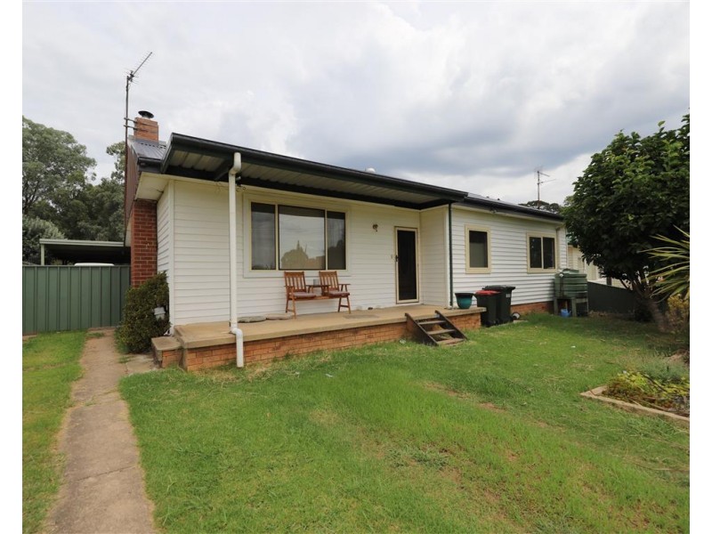 191 Simpson Street, Tumut NSW 2720