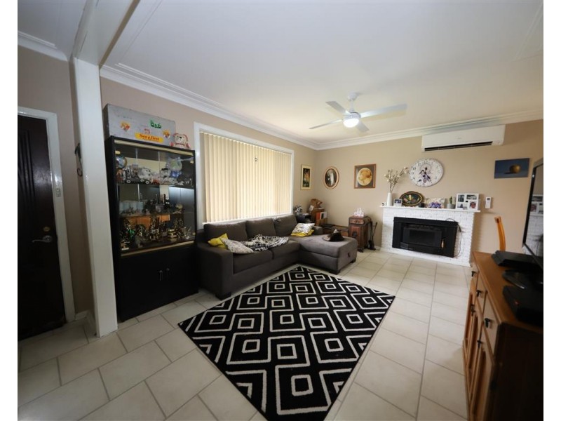 191 Simpson Street, Tumut NSW 2720