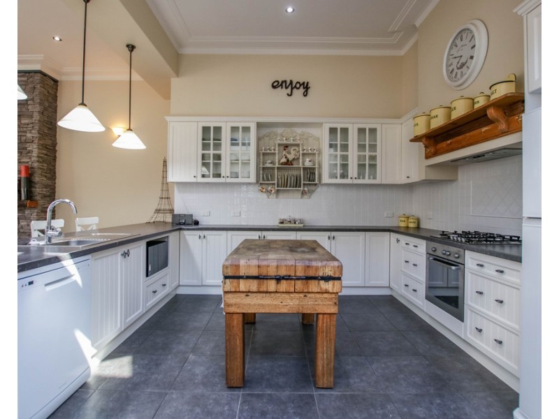 12 Wynyard Street “The Monarch”, Tumut NSW 2720