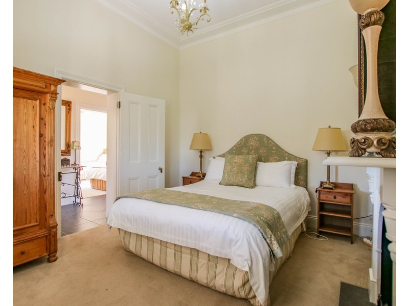 12 Wynyard Street “The Monarch”, Tumut NSW 2720