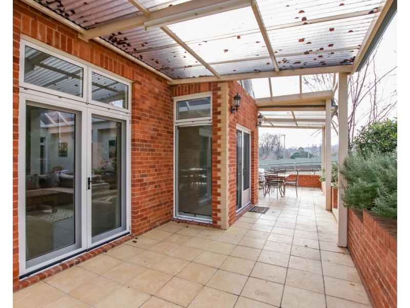 12 Wynyard Street “The Monarch”, Tumut NSW 2720