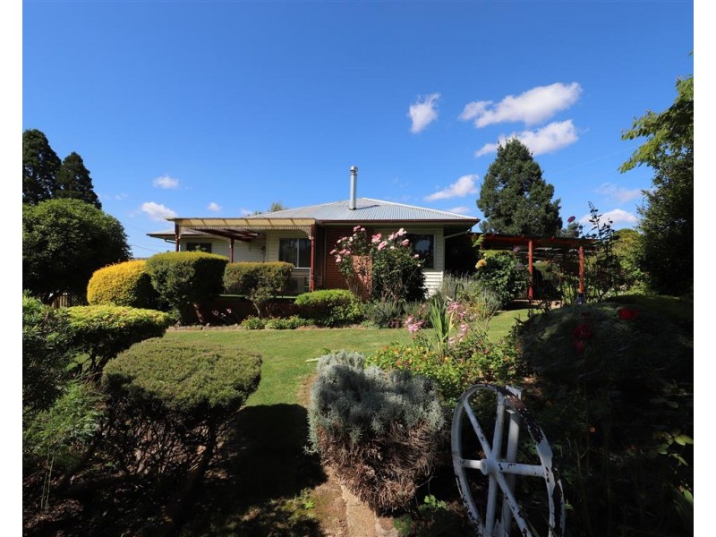 1 Banksia Avenue, Batlow NSW 2730