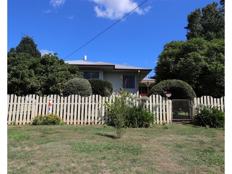 1 Banksia Avenue, Batlow NSW 2730