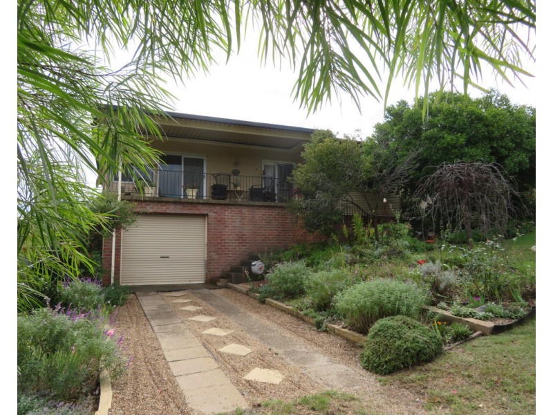 4 Judy Street, Gundagai NSW 2722