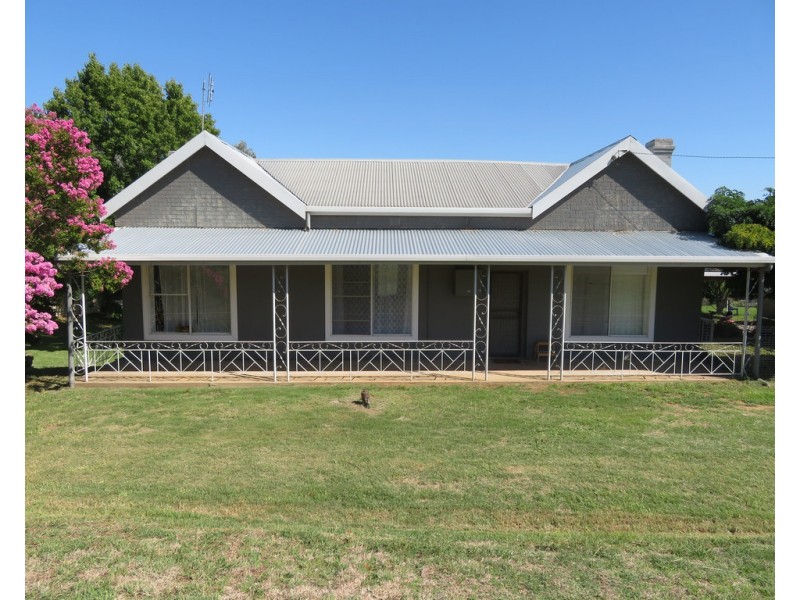 49 Mount Street, Gundagai NSW 2722