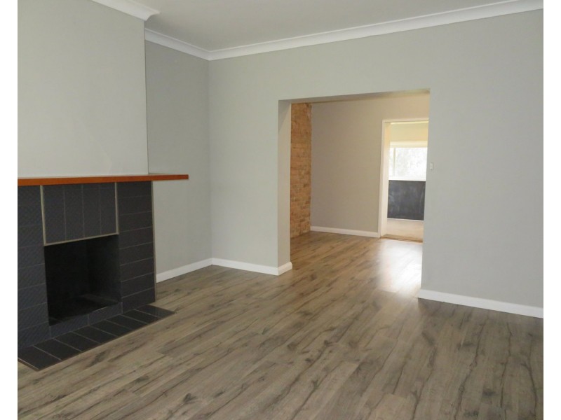 49 Mount Street, Gundagai NSW 2722