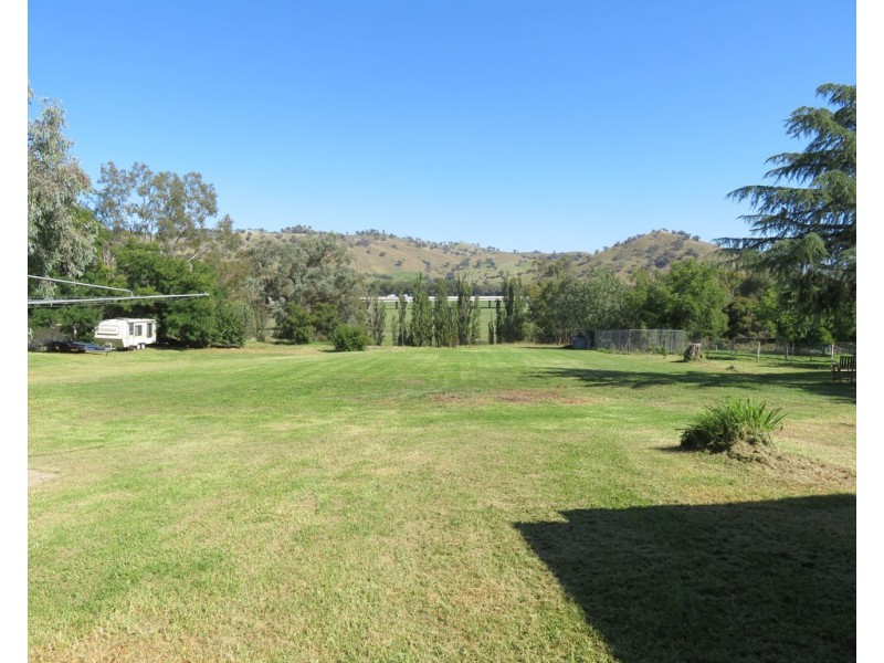 49 Mount Street, Gundagai NSW 2722