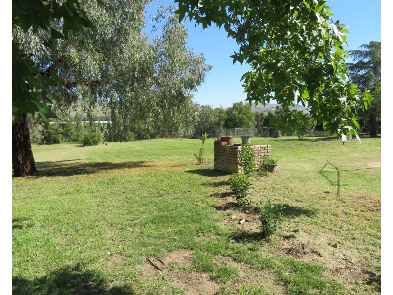 49 Mount Street, Gundagai NSW 2722