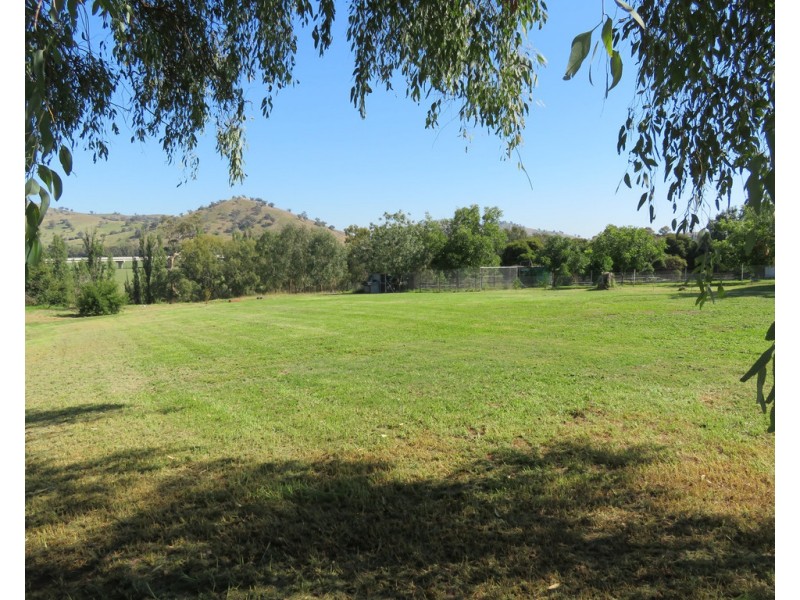 49 Mount Street, Gundagai NSW 2722
