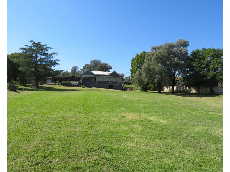 49 Mount Street, Gundagai NSW 2722