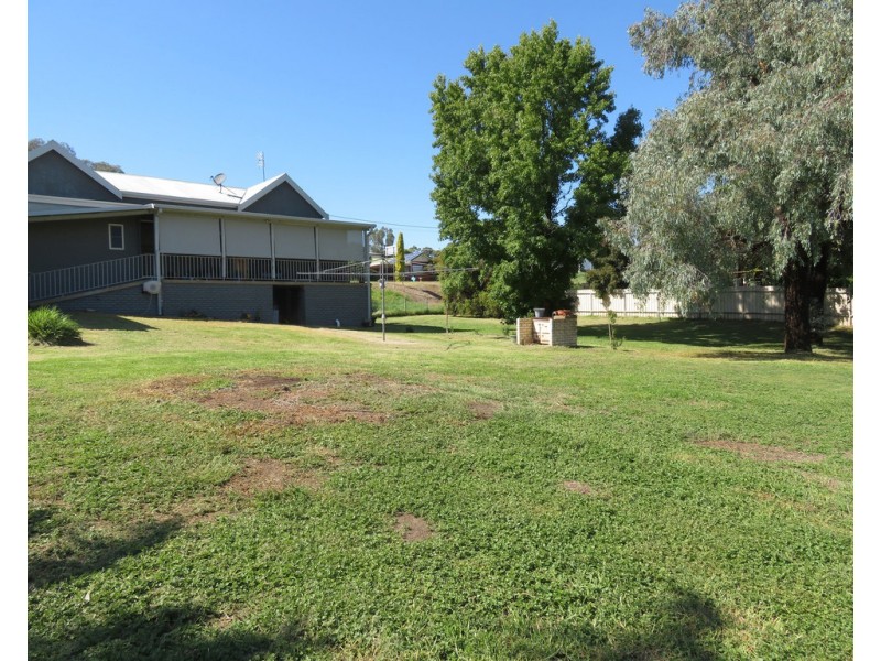 49 Mount Street, Gundagai NSW 2722