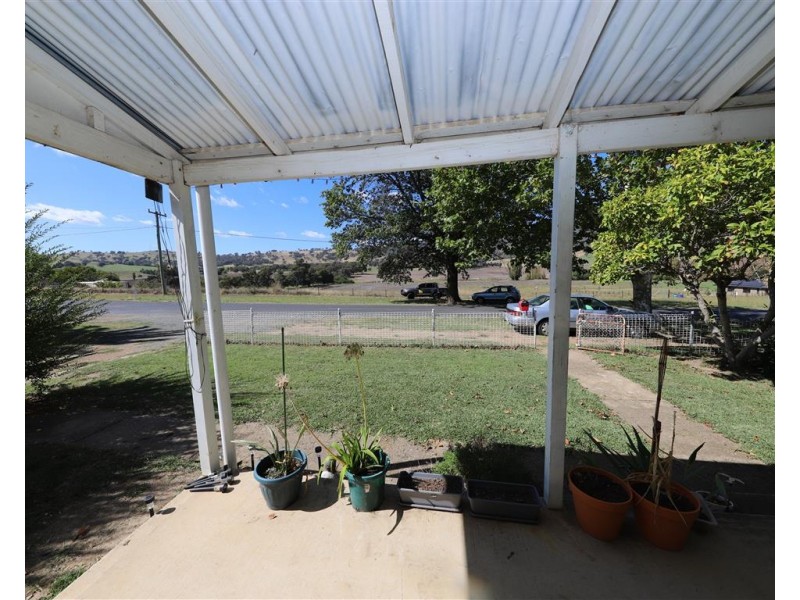 2 Gilmore Street (58 Selwyn Street), Adelong NSW 2729