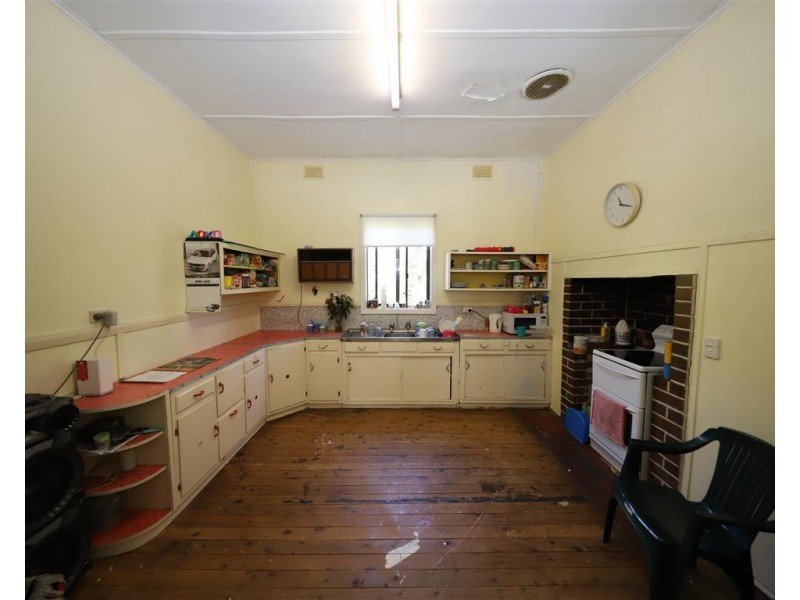 2 Gilmore Street (58 Selwyn Street), Adelong NSW 2729