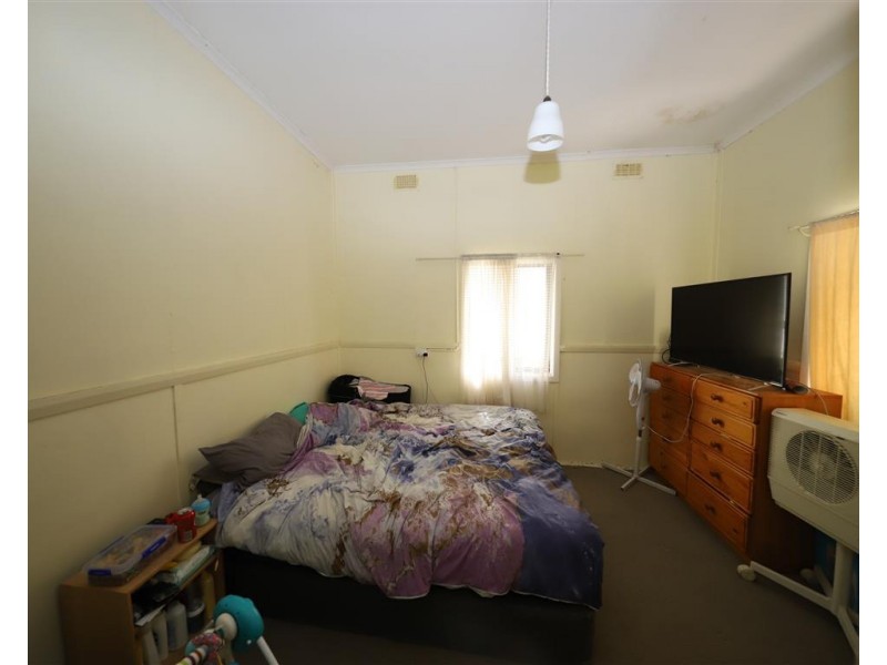 2 Gilmore Street (58 Selwyn Street), Adelong NSW 2729