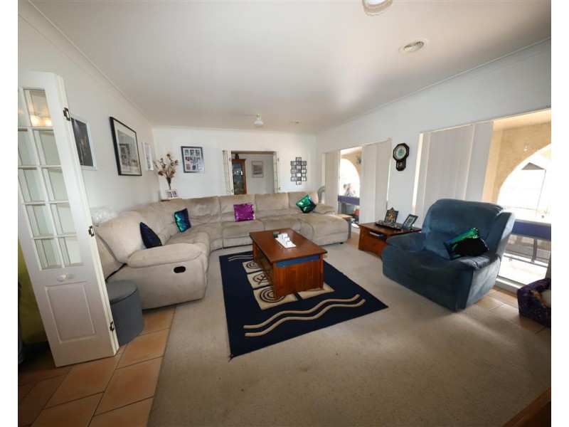 8 Shelley Street, Tumut NSW 2720