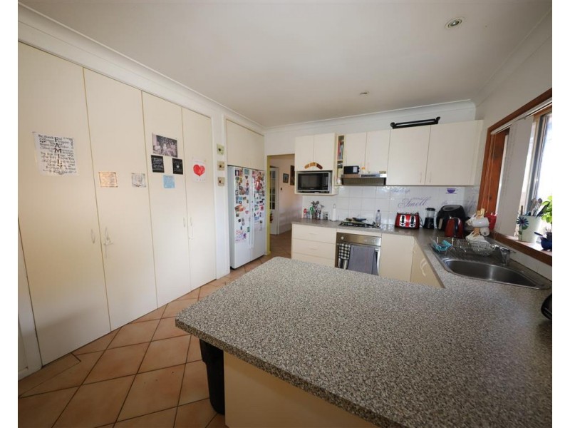 8 Shelley Street, Tumut NSW 2720