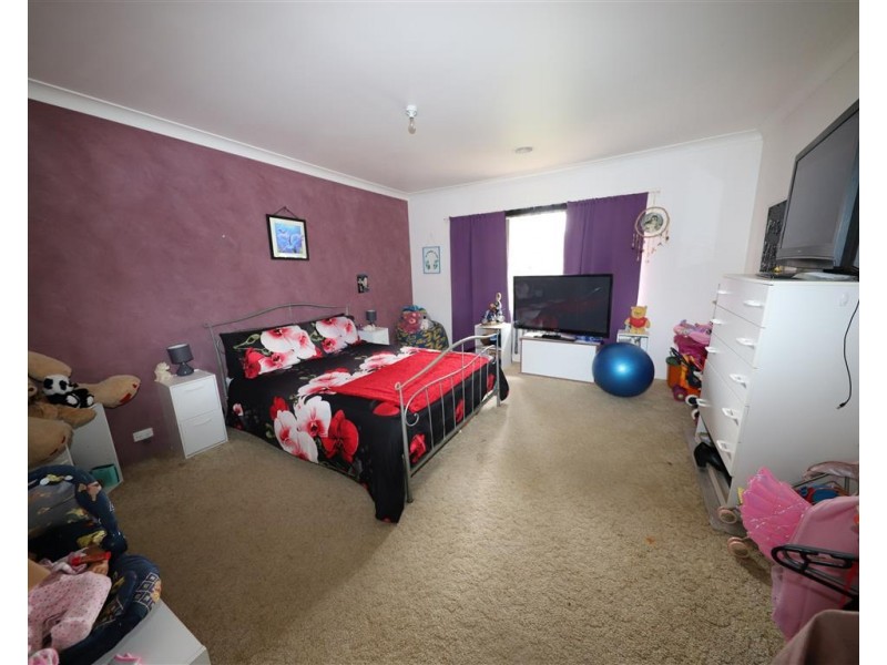 8 Shelley Street, Tumut NSW 2720