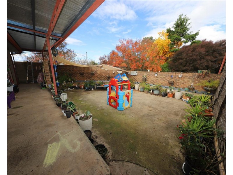 8 Shelley Street, Tumut NSW 2720