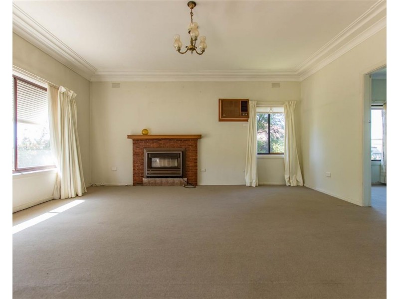 34 Howick Street, Tumut NSW 2720