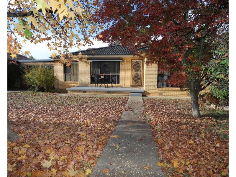 8 Gadara Place, Tumut NSW 2720