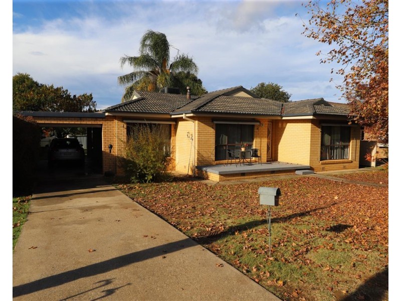 8 Gadara Place, Tumut NSW 2720