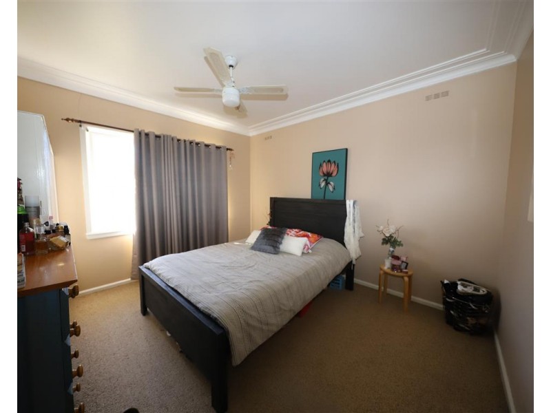 93 Capper Street, Tumut NSW 2720