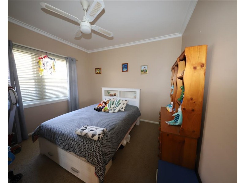 93 Capper Street, Tumut NSW 2720