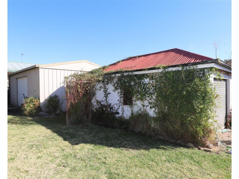 93 Capper Street, Tumut NSW 2720