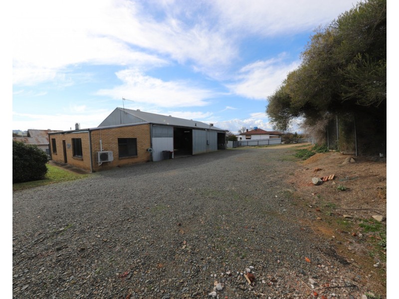 21 Vyner Street, Tumut NSW 2720
