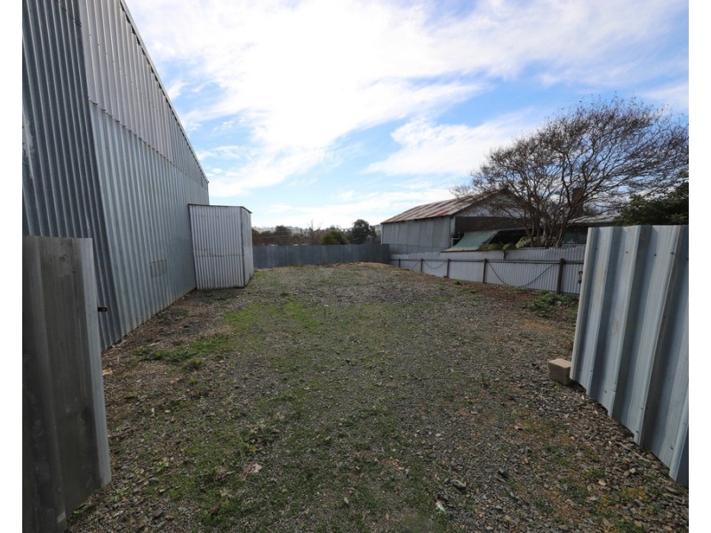 21 Vyner Street, Tumut NSW 2720