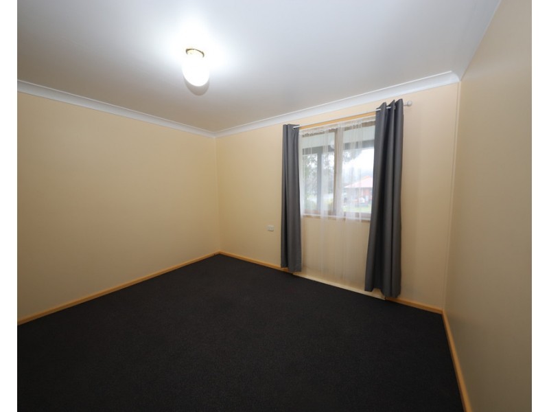 11 Hudson Street, Tumut NSW 2720