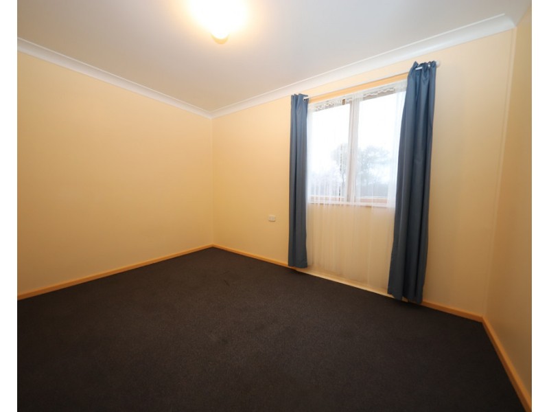 11 Hudson Street, Tumut NSW 2720