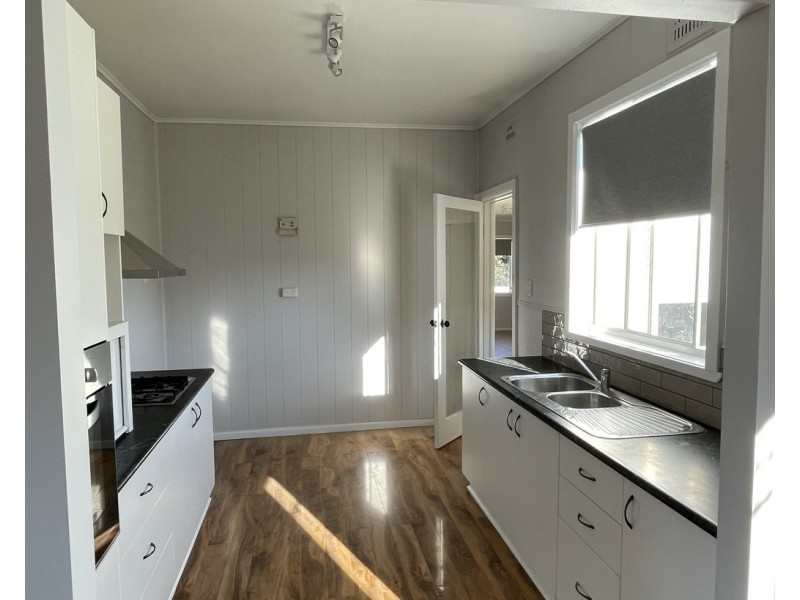 15 Colwell Street, Tumut NSW 2720