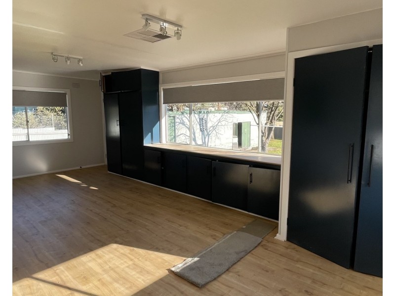 15 Colwell Street, Tumut NSW 2720