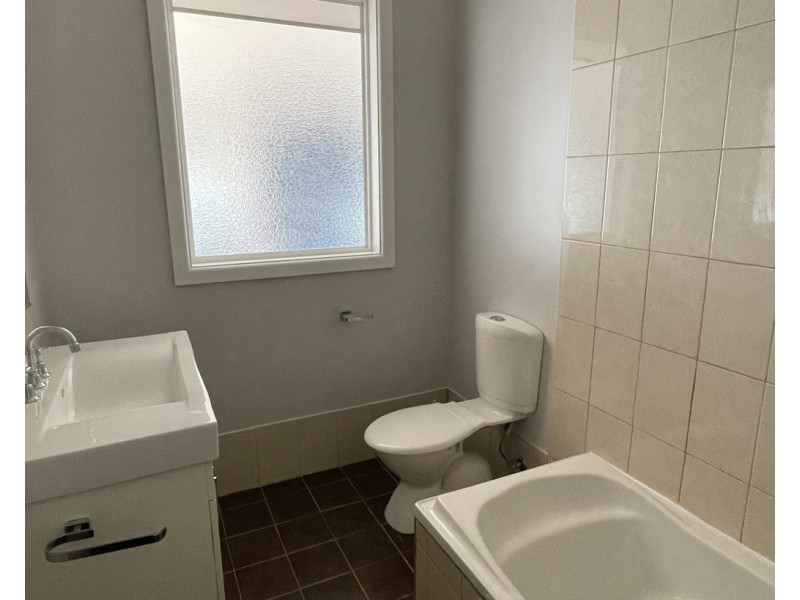 15 Colwell Street, Tumut NSW 2720