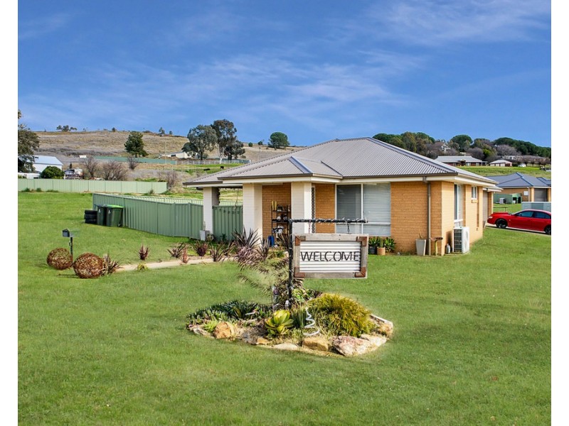 37 Lawson Drive, Gundagai NSW 2722