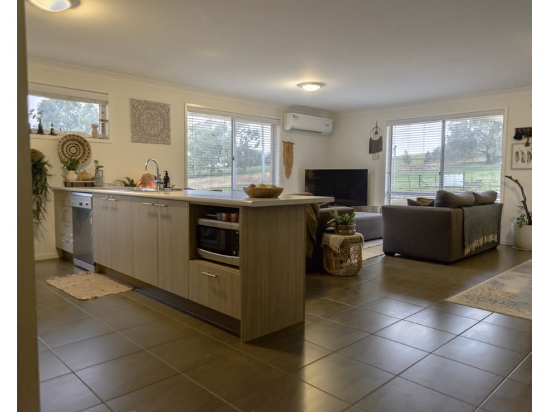 37 Lawson Drive, Gundagai NSW 2722