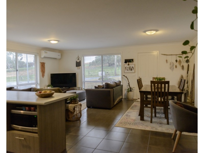 37 Lawson Drive, Gundagai NSW 2722