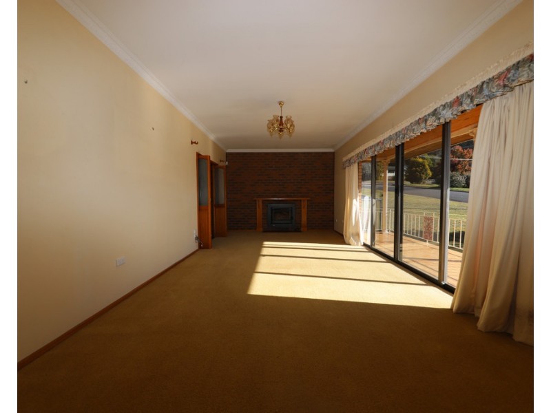 15 Ash Street, Batlow NSW 2730