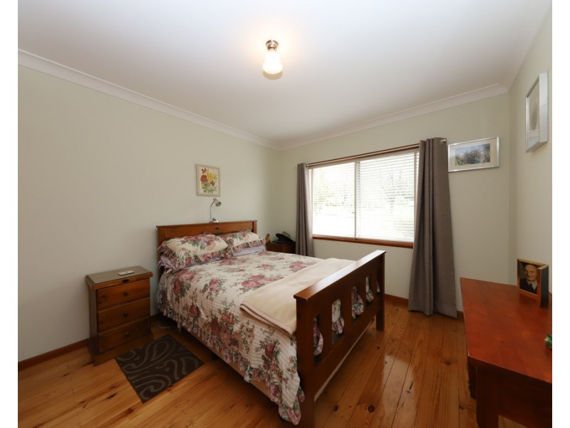 4 Crofton Avenue, Batlow NSW 2730