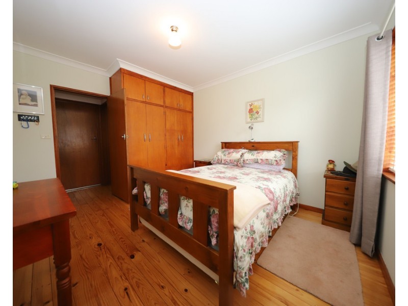 4 Crofton Avenue, Batlow NSW 2730