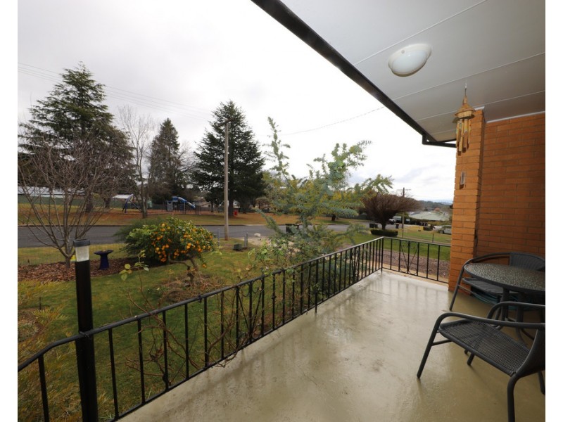 4 Crofton Avenue, Batlow NSW 2730