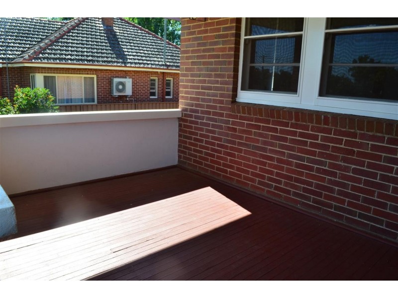 4 Robertson Street, Tumut NSW 2720