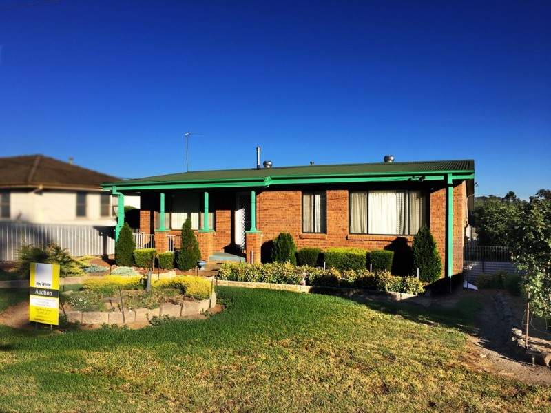 25 Broughton Street, Tumut NSW 2720