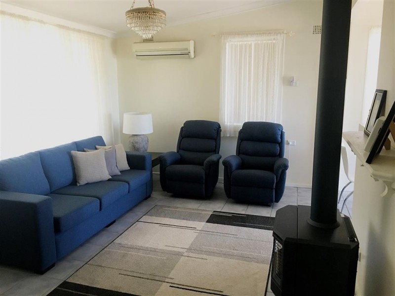 25 Broughton Street, Tumut NSW 2720