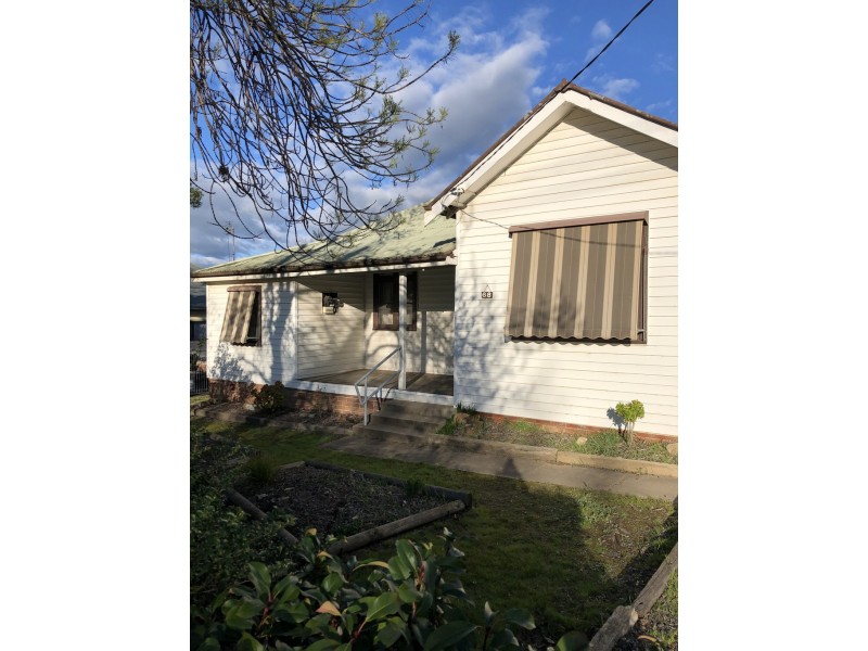 68 Sydney Street, Tumut NSW 2720