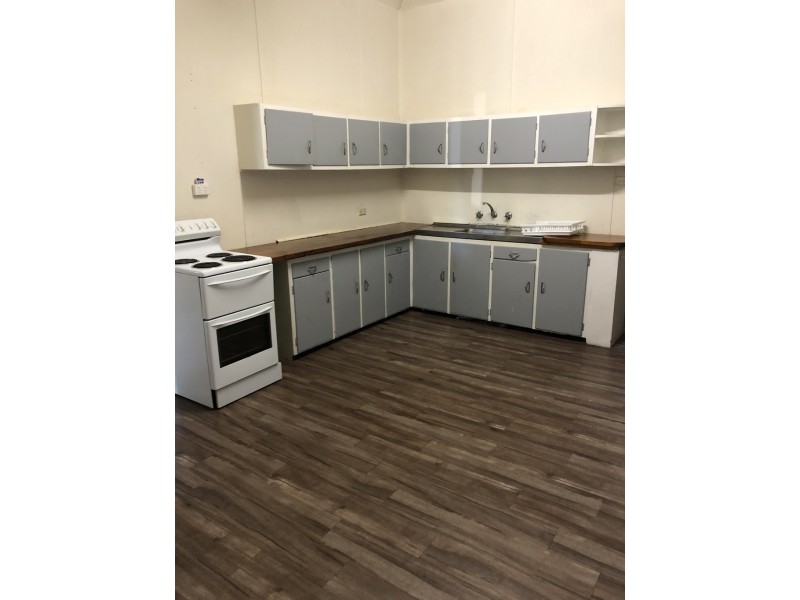 68 Sydney Street, Tumut NSW 2720