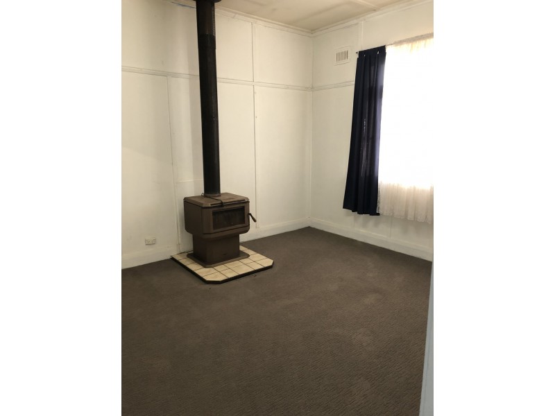 68 Sydney Street, Tumut NSW 2720