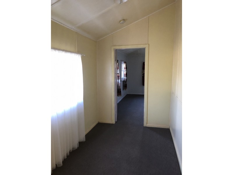 68 Sydney Street, Tumut NSW 2720