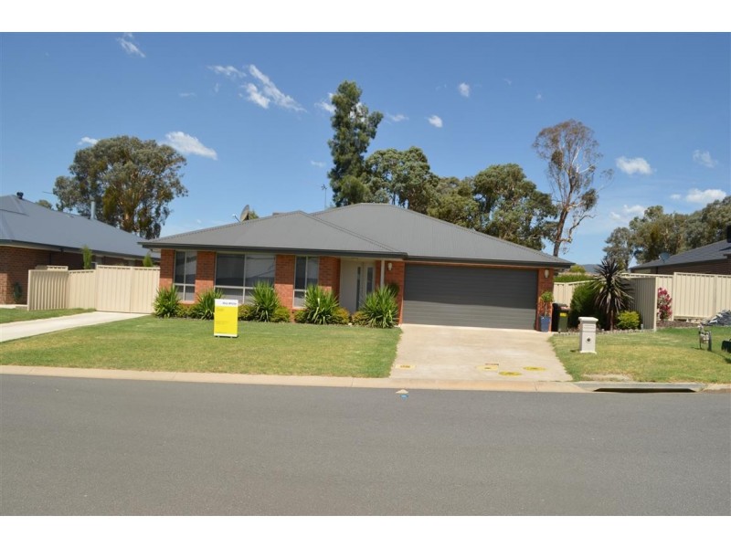 51 Jeffery Circuit, Tumut NSW 2720